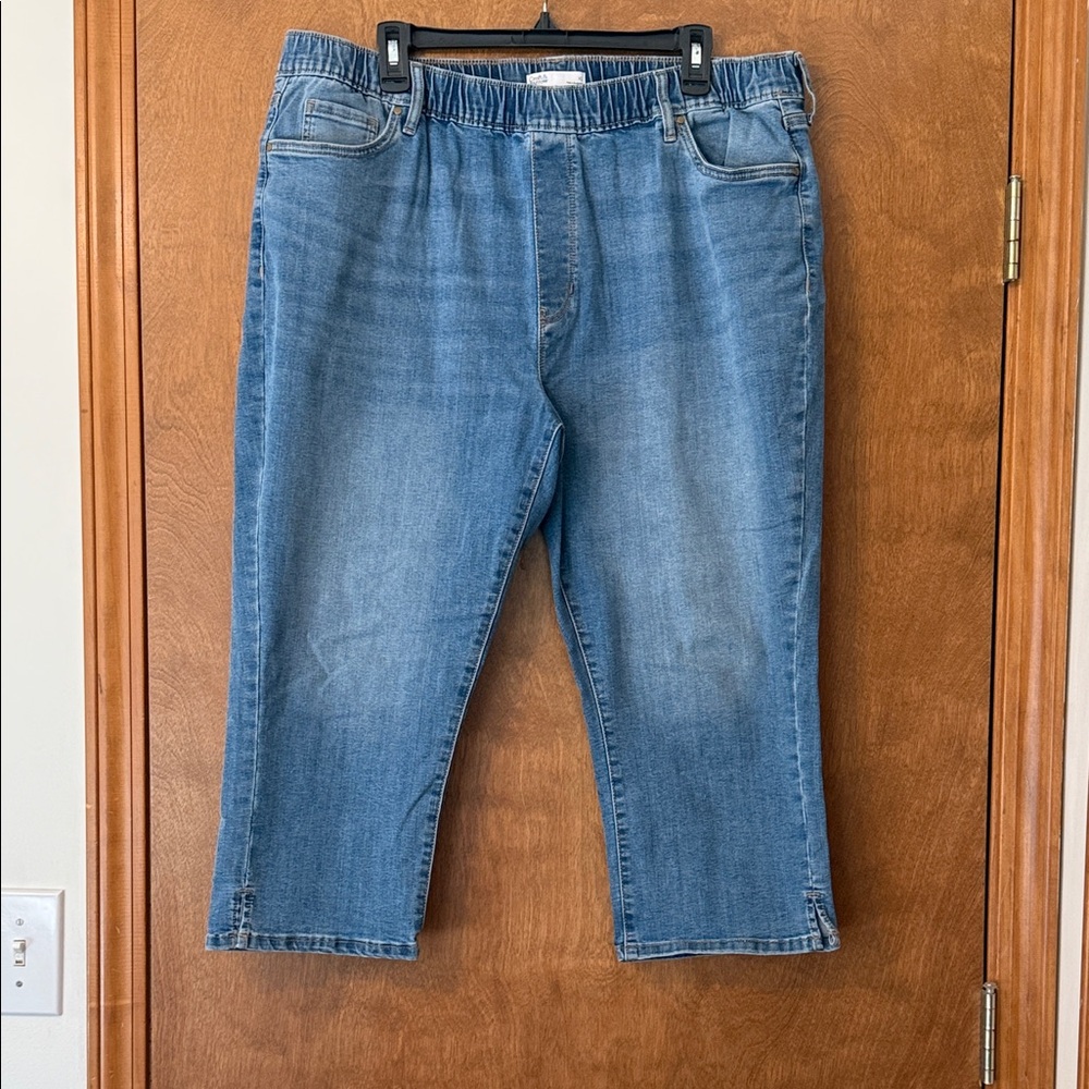 Croft & Barrow Blue Denim Capris